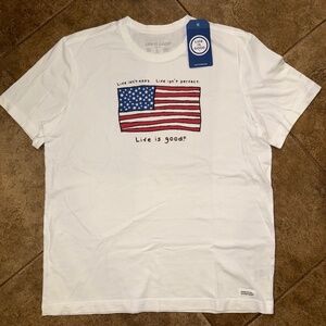 NWT - Life is Good America Short Sleeve Crusher Tee